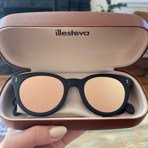 Greenport Mirrored-Lens Sunglasses, Black/Mauve